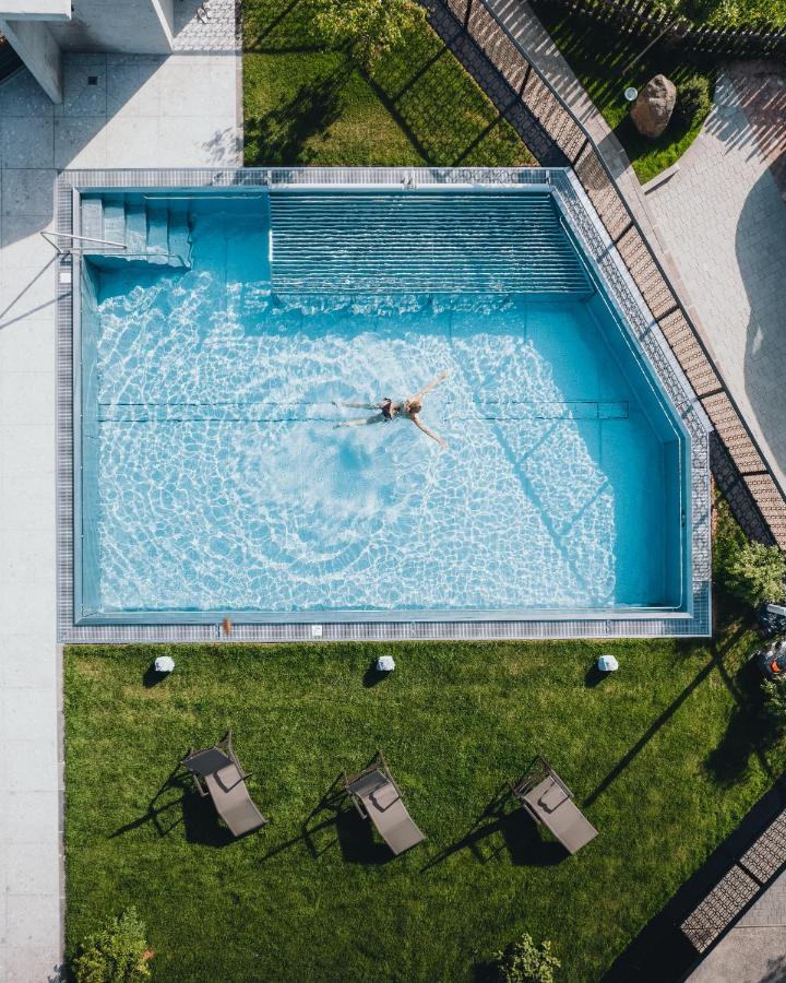 Hotel Arvina Сьюзі Екстер'єр фото