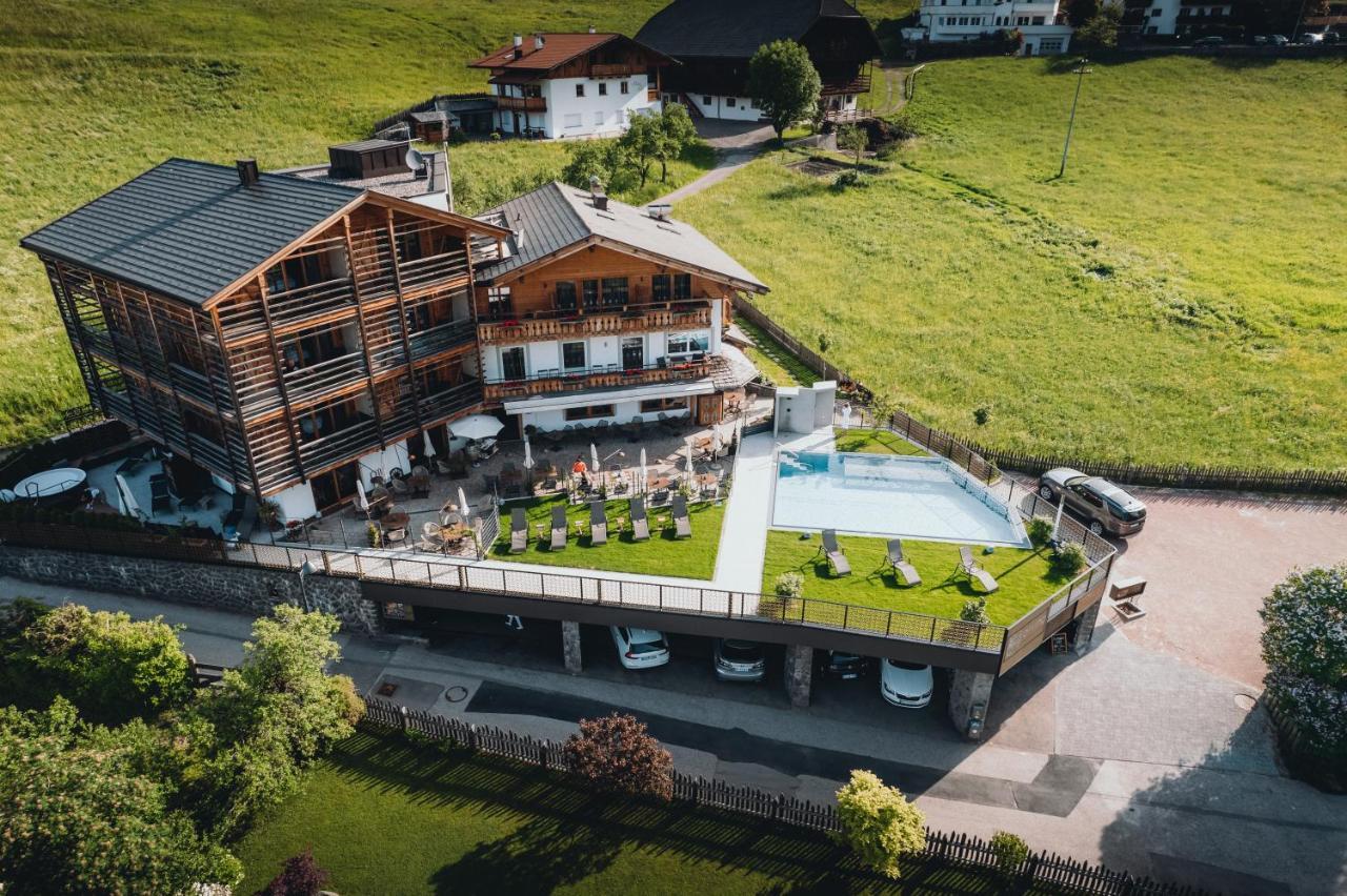 Hotel Arvina Сьюзі Екстер'єр фото