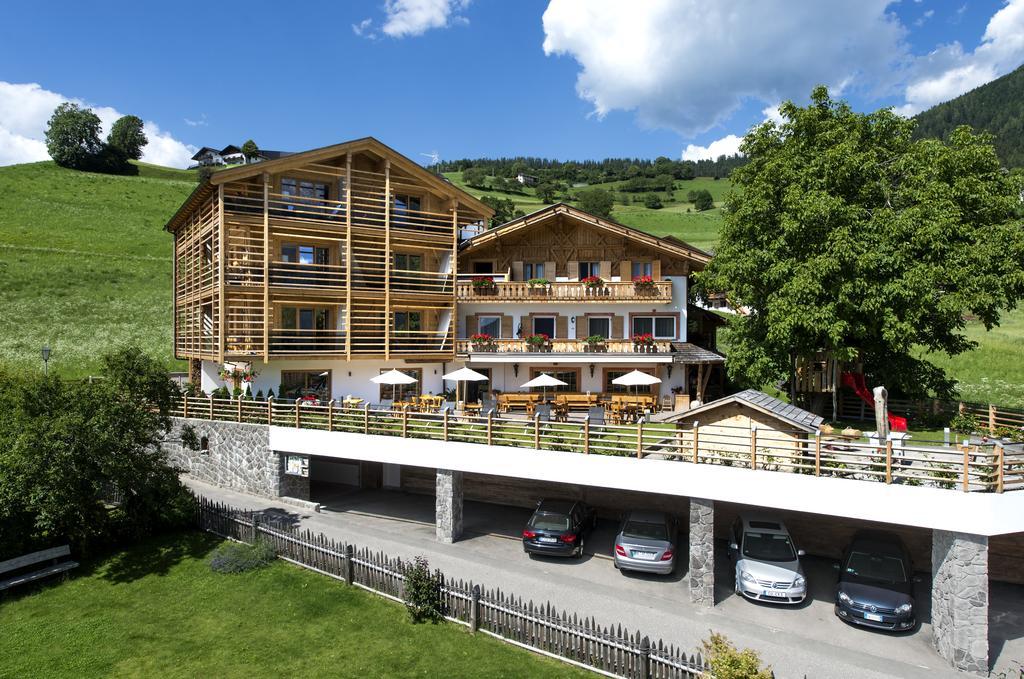 Hotel Arvina Сьюзі Екстер'єр фото